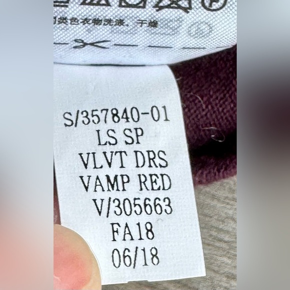 NWT GAP Velvet Sleeve Knit Dress Women’s Small – Vamp Red Long Sleeve Shift - Picture 8 of 14